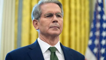 中国拦阻稀土出口？美财长抱怨中国“扣住”稀土，惨遭自己人打脸