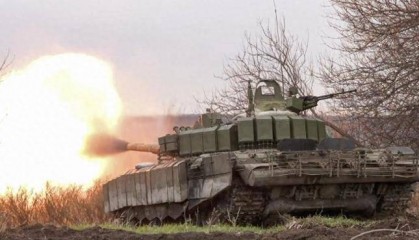 俄罗斯坦克库存耗尽，乌克兰掏空欧美军火家底，最强玩家呼之欲出