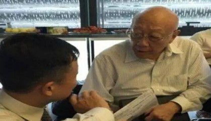 华尔街第一牛人罕见发声：如果你在2008年用十万闲钱买入腾讯的股票，如何“钱生钱”？看懂持股不慌