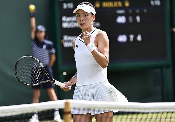 屡次出现的争议判罚把“淡人”逼急了，王欣瑜傲气取胜后拒绝与裁判握手