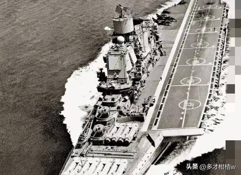 新德里并不精明，其实他也天真过，新德里是如何掉进航母大坑的！