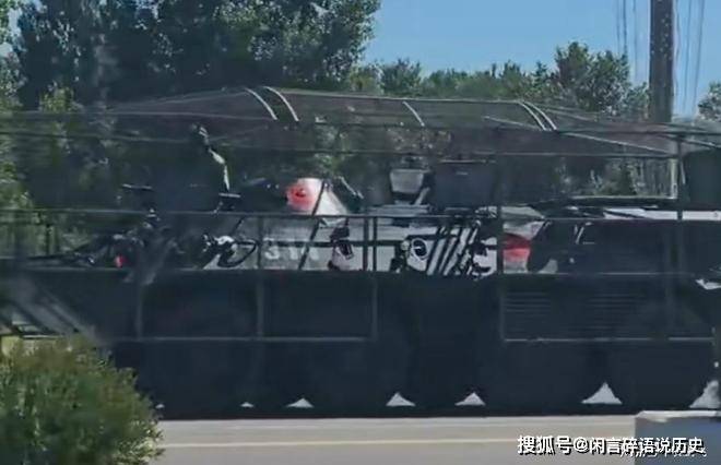 突发：白俄街头惊现装甲运兵车！会加入俄军进攻乌克兰吗？