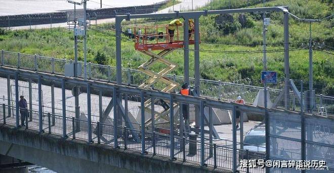 突发：白俄街头惊现装甲运兵车！会加入俄军进攻乌克兰吗？