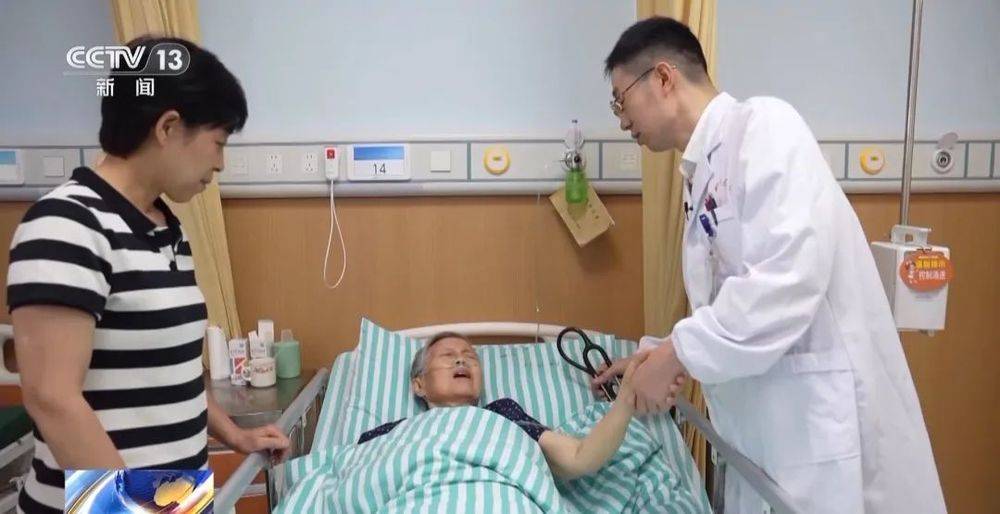 一场雷暴，400多人挤爆医院急诊科！雷雨天后要关窗