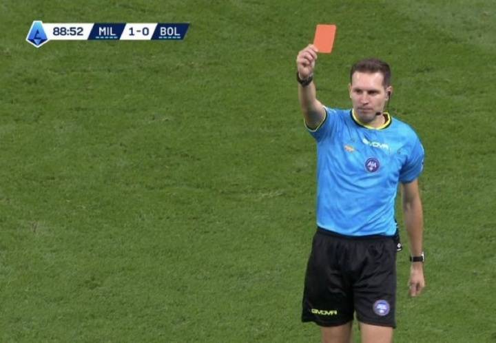 米兰遭多处争议判罚:普利西奇被拉倒+恩昆库两连倒地未判点