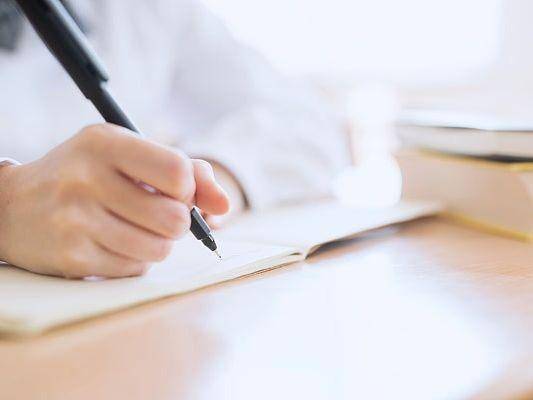 北京日报社区小板报 | 骑乘电动自行车戴头盔或成强制规定