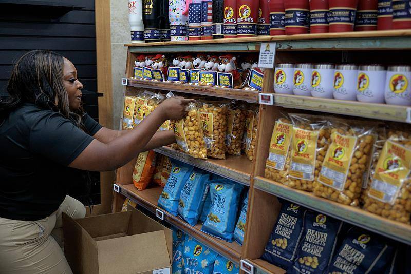 美国8月消费者信心指数降至97.4